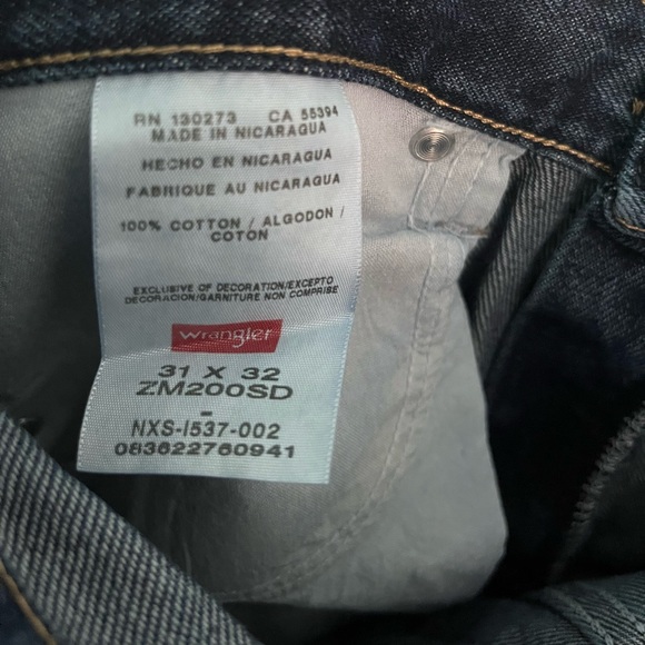 🆕🎉 Wrangler Authentic Men’s Dark Wash Jeans - Picture 5 of 5